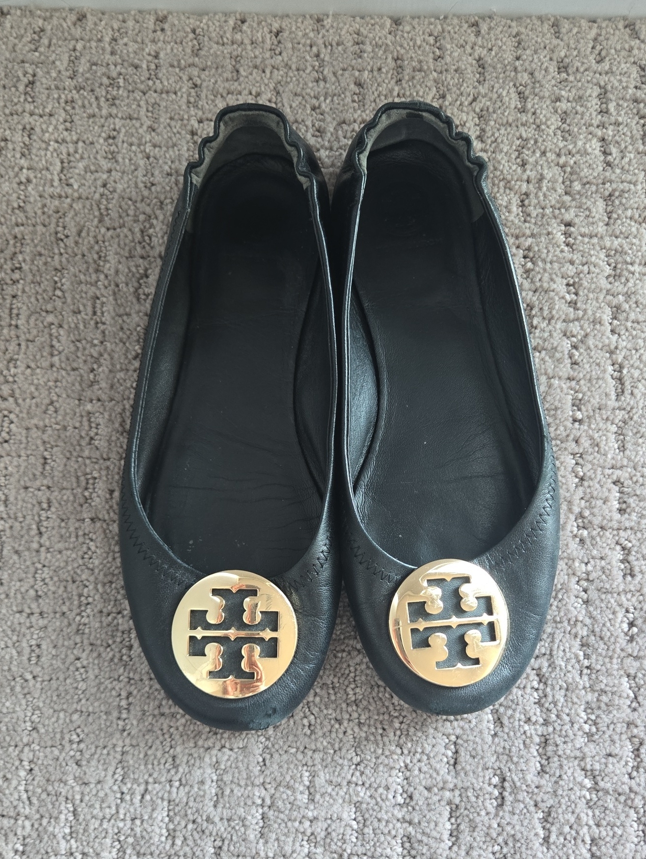 Tory Burch Black Leather Flats With Gold Logo Medallion